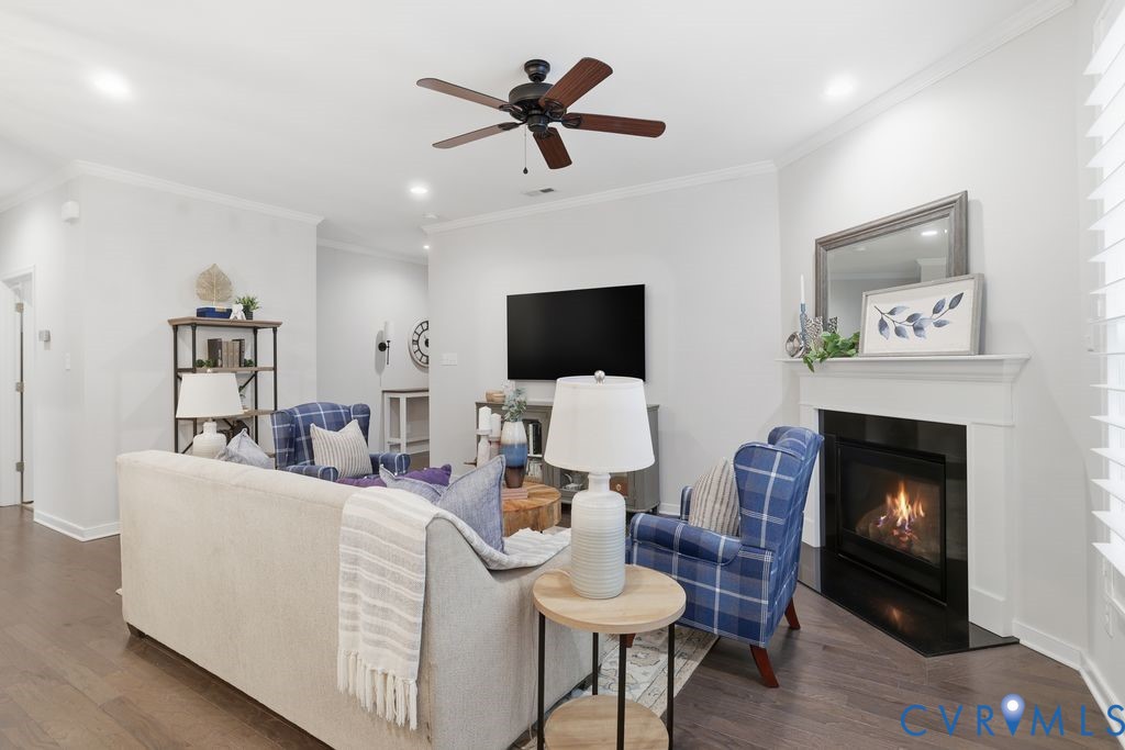 8725 Fishers Green Pl