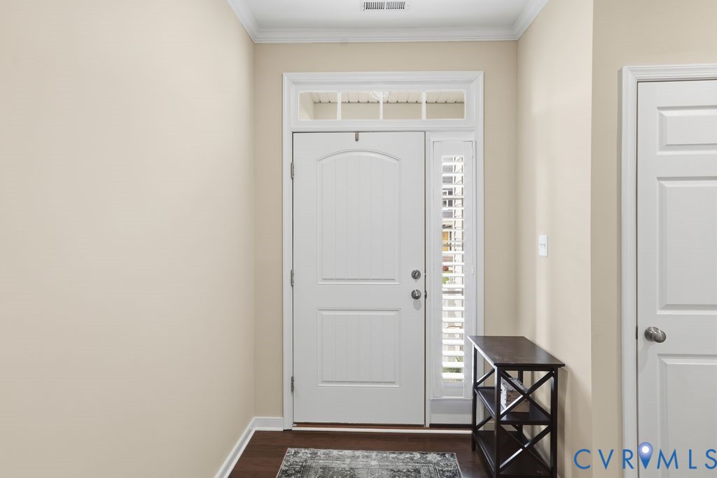 8725 Fishers Green Pl