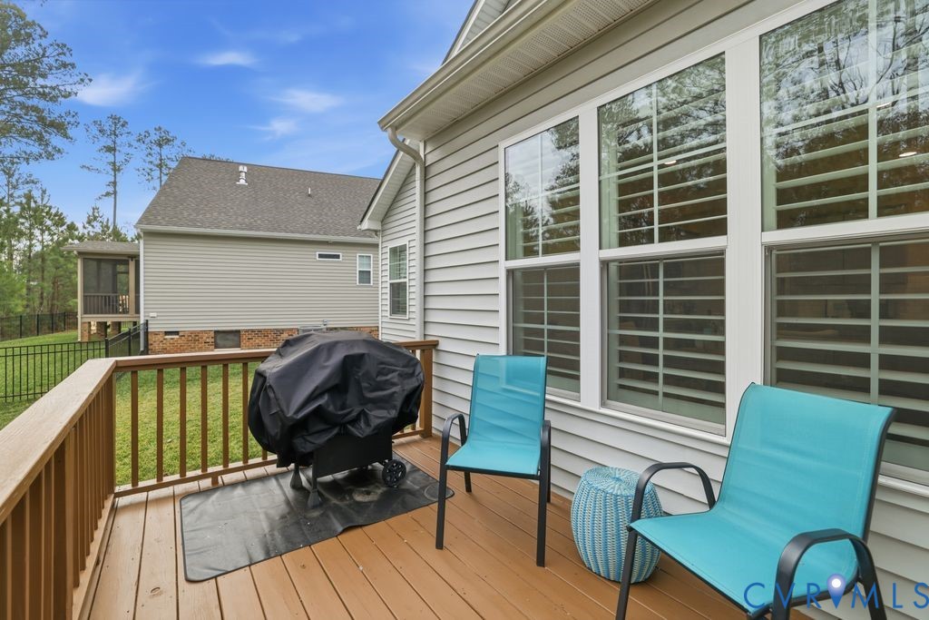 8725 Fishers Green Pl