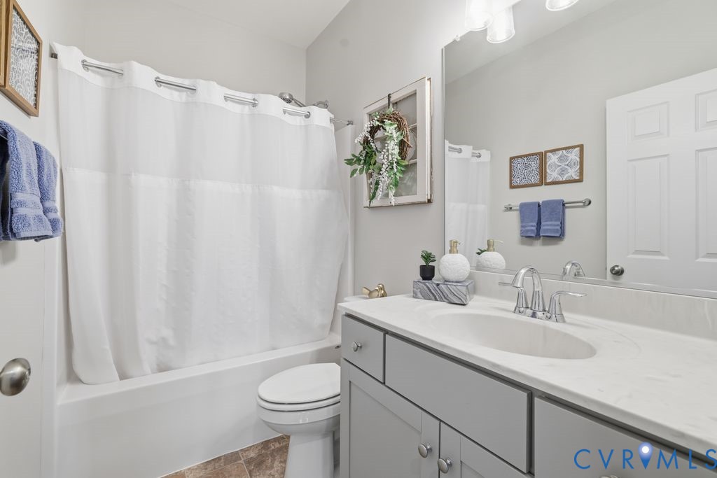 8725 Fishers Green Pl