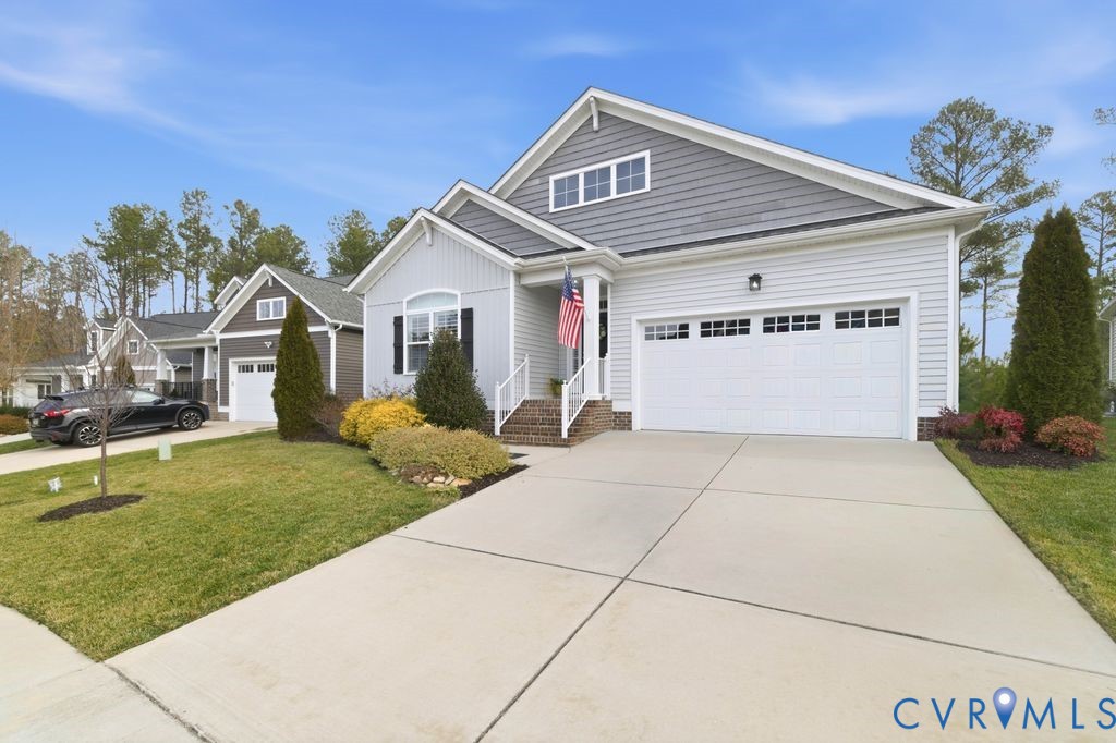 8725 Fishers Green Pl