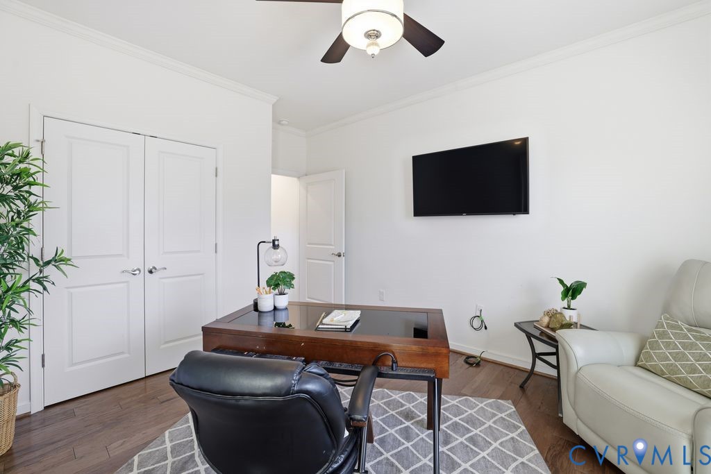 6811 Southwalk Hts
