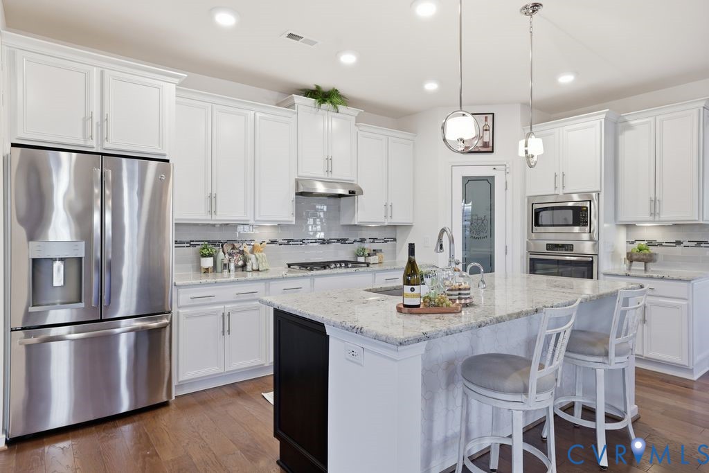6811 Southwalk Hts