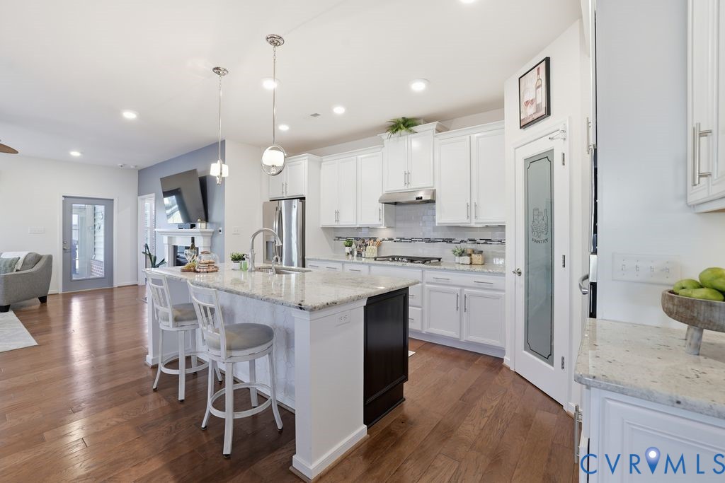 6811 Southwalk Hts
