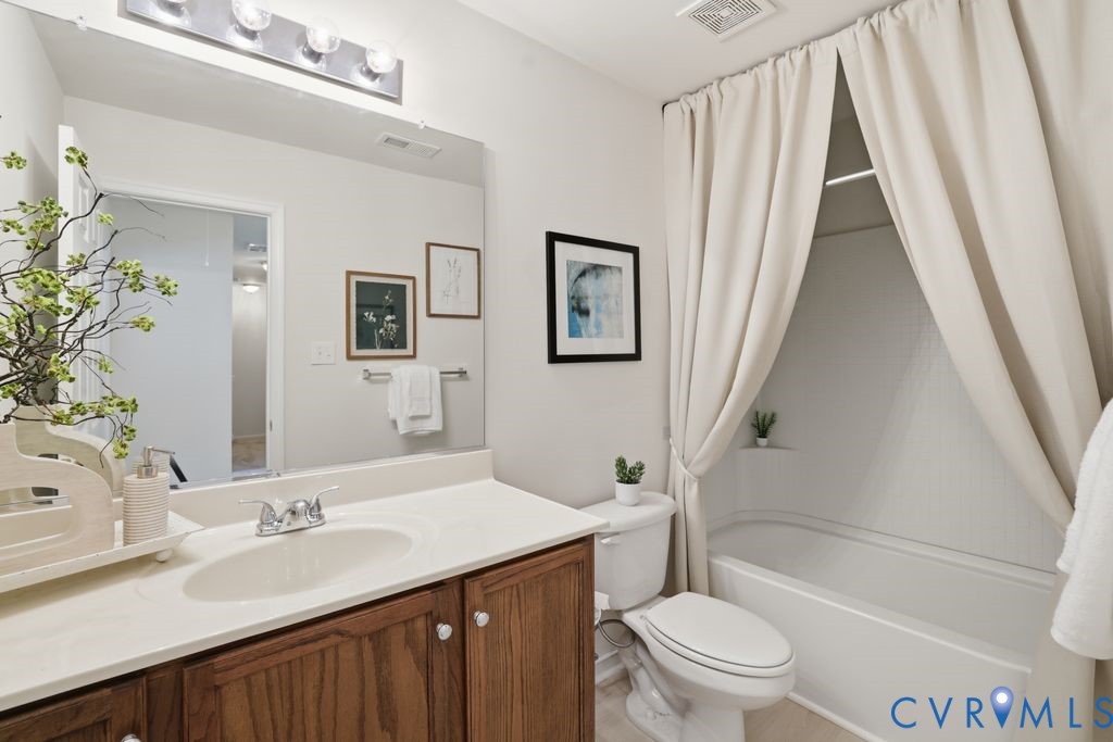 2453 Silver Lake Ter