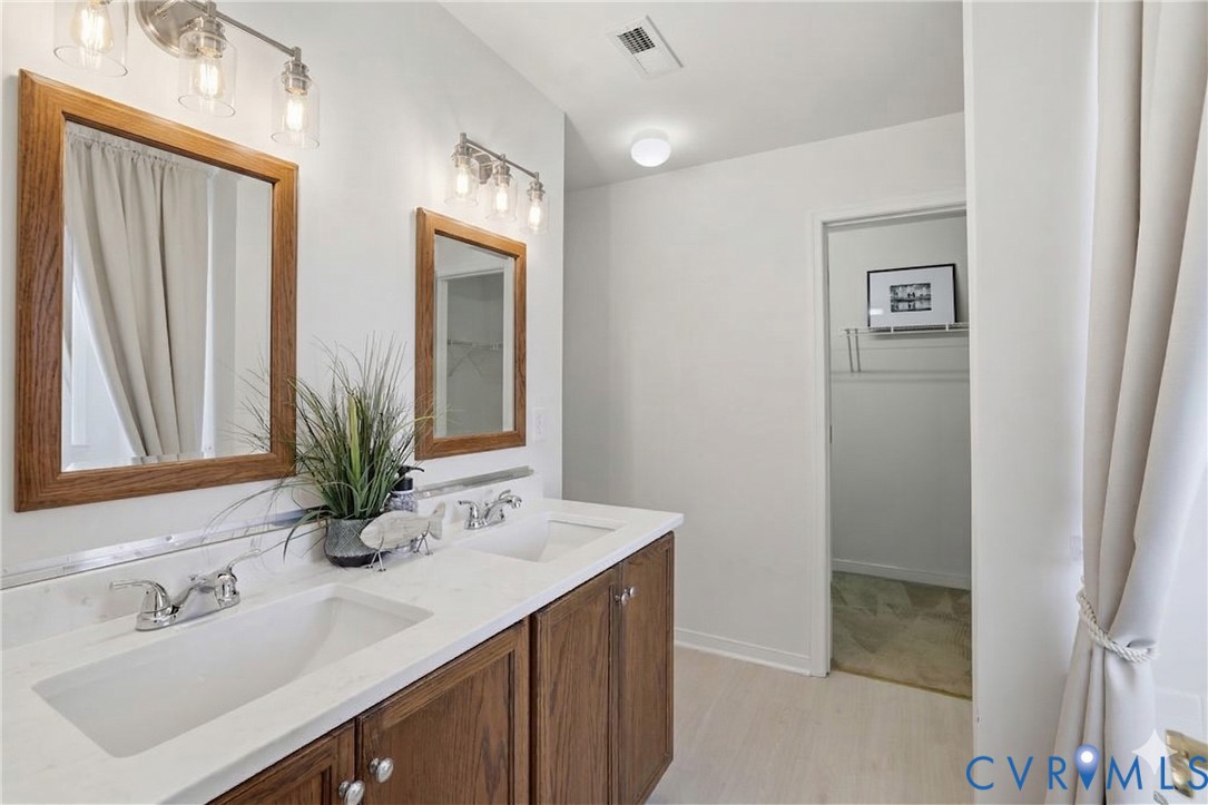 2453 Silver Lake Ter