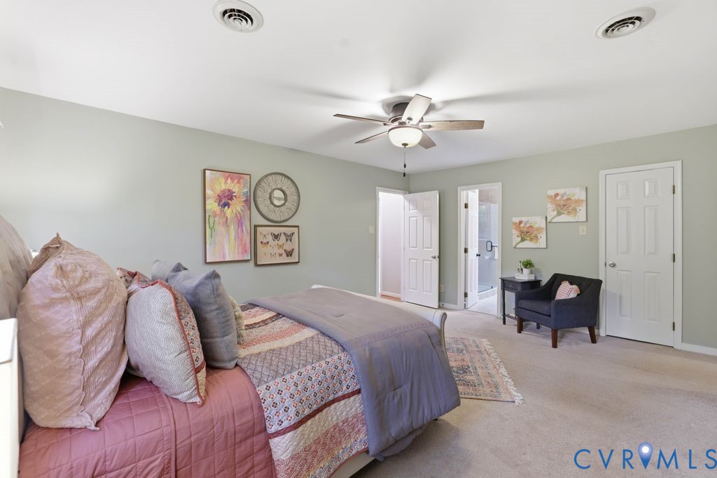 4305 Soundview Ln