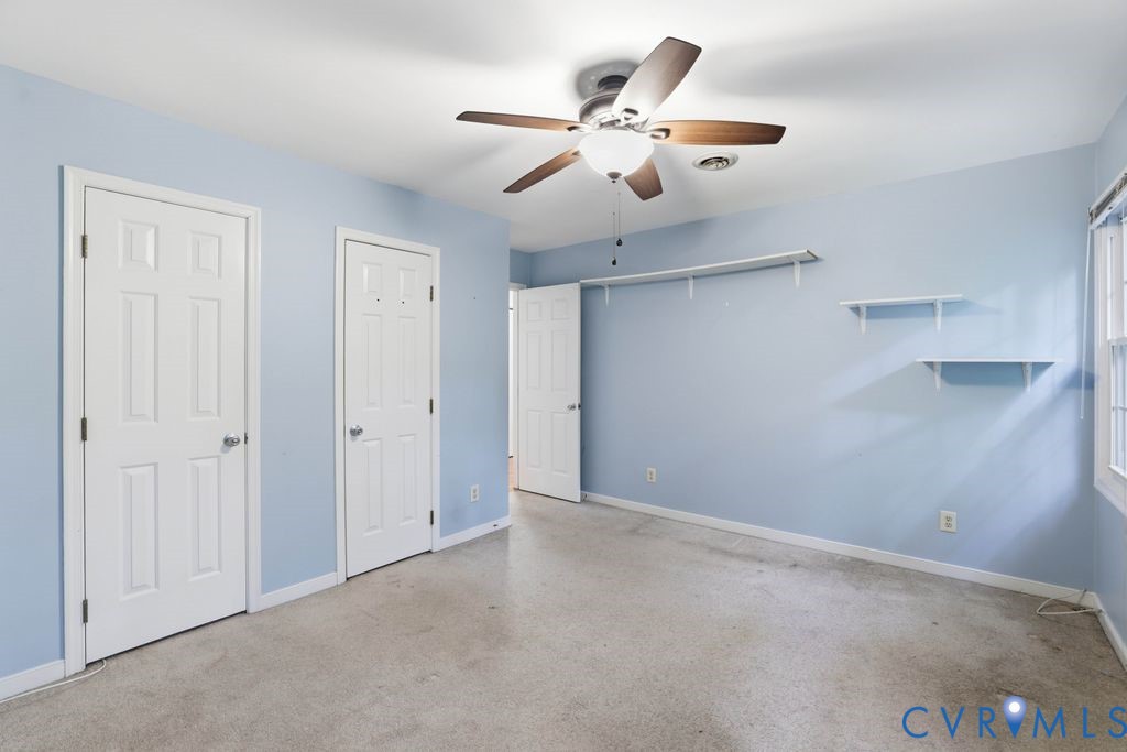 4305 Soundview Ln
