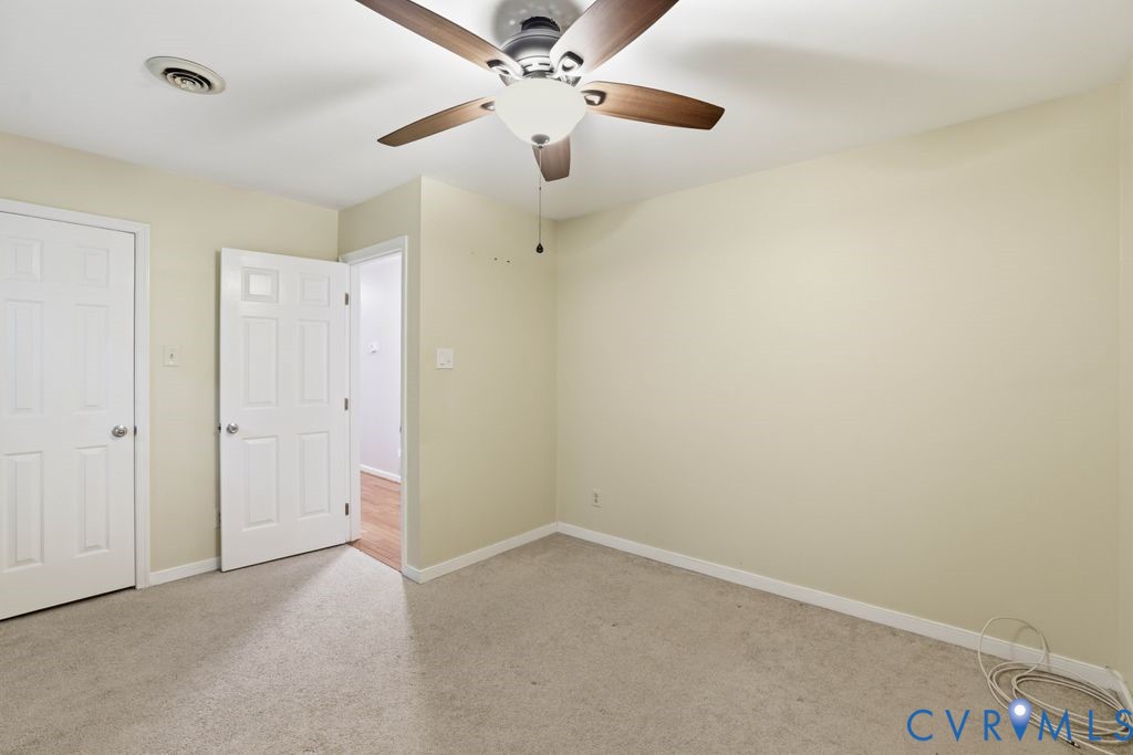 4305 Soundview Ln