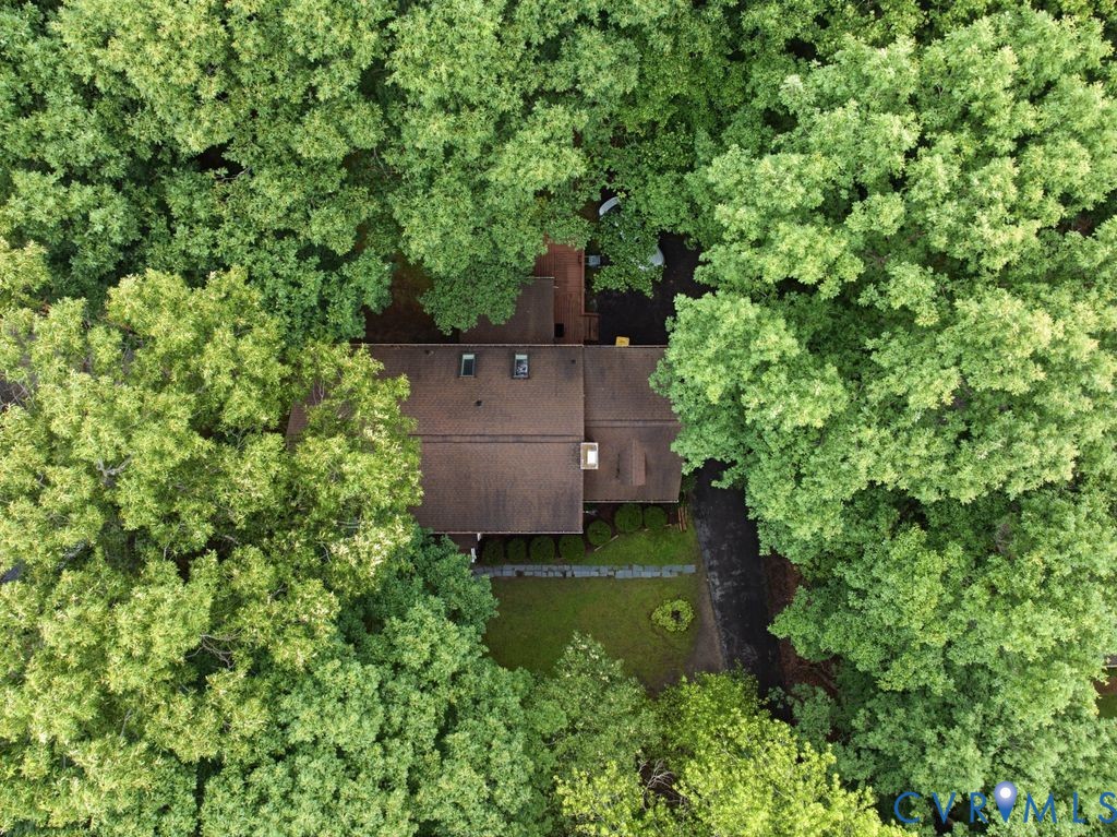 4305 Soundview Ln