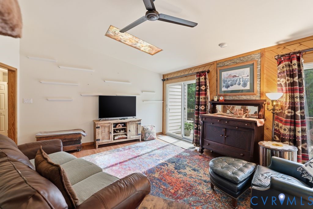 1061 Turkey Ridge Dr