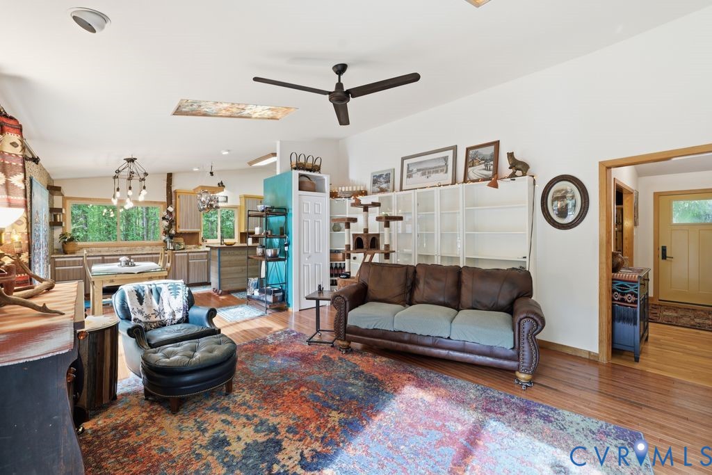 1061 Turkey Ridge Dr