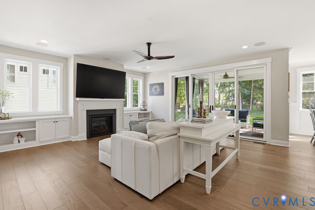 17113 Shoreland Dr