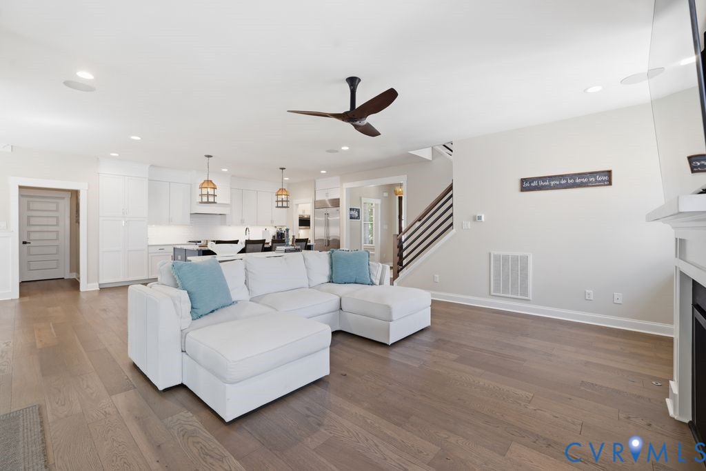 17113 Shoreland Dr