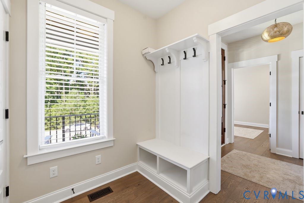 17113 Shoreland Dr