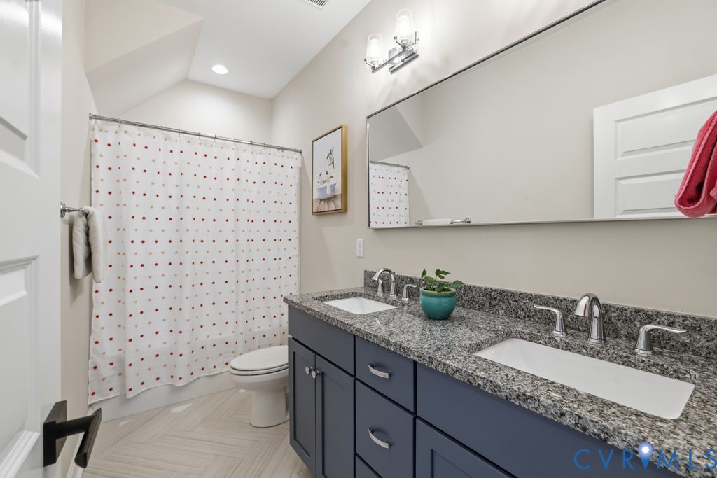 17113 Shoreland Dr