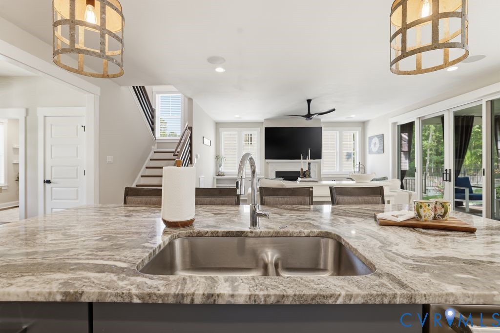 17113 Shoreland Dr