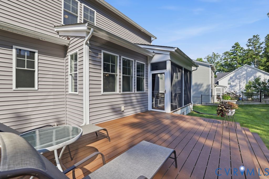17113 Shoreland Dr