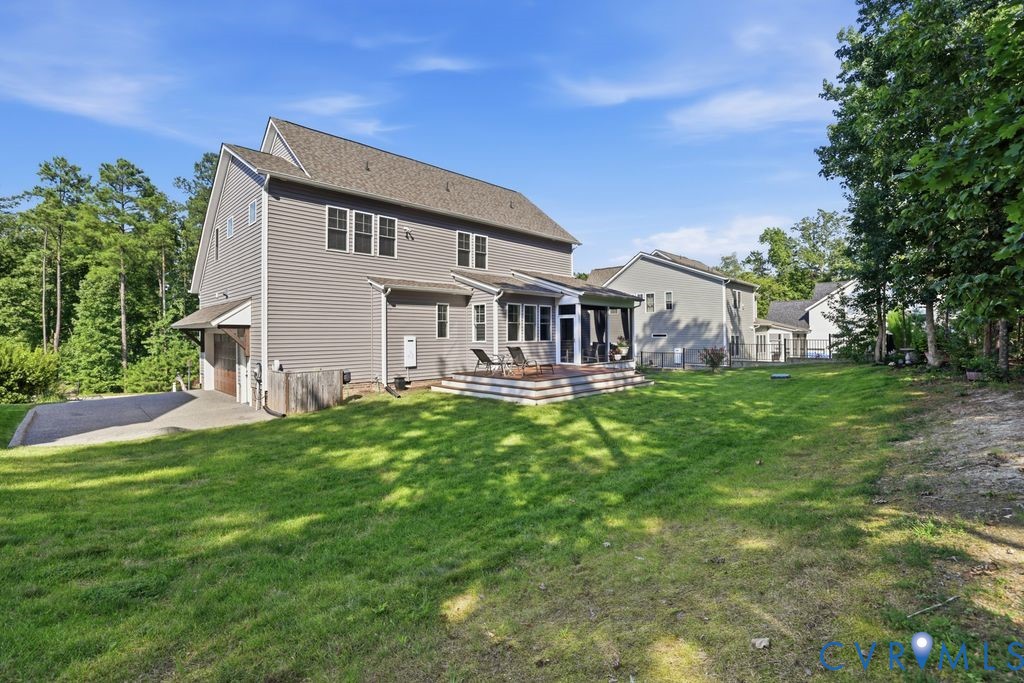 17113 Shoreland Dr