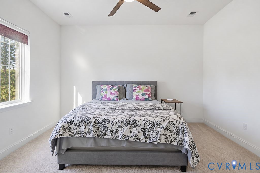 476 Randolph View Dr