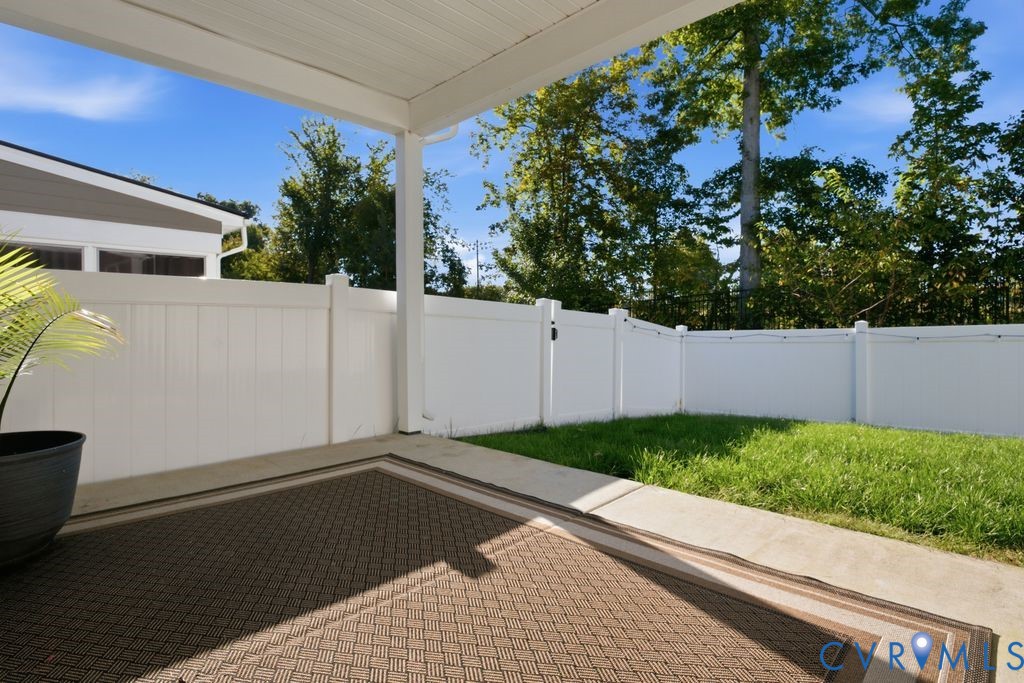 476 Randolph View Dr