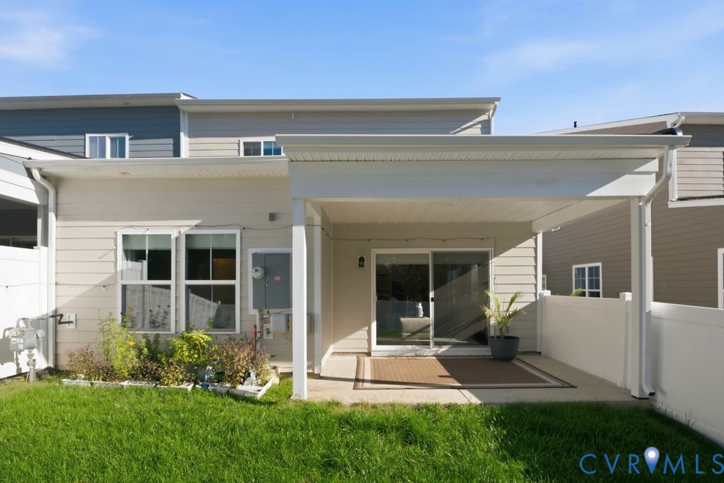 476 Randolph View Dr