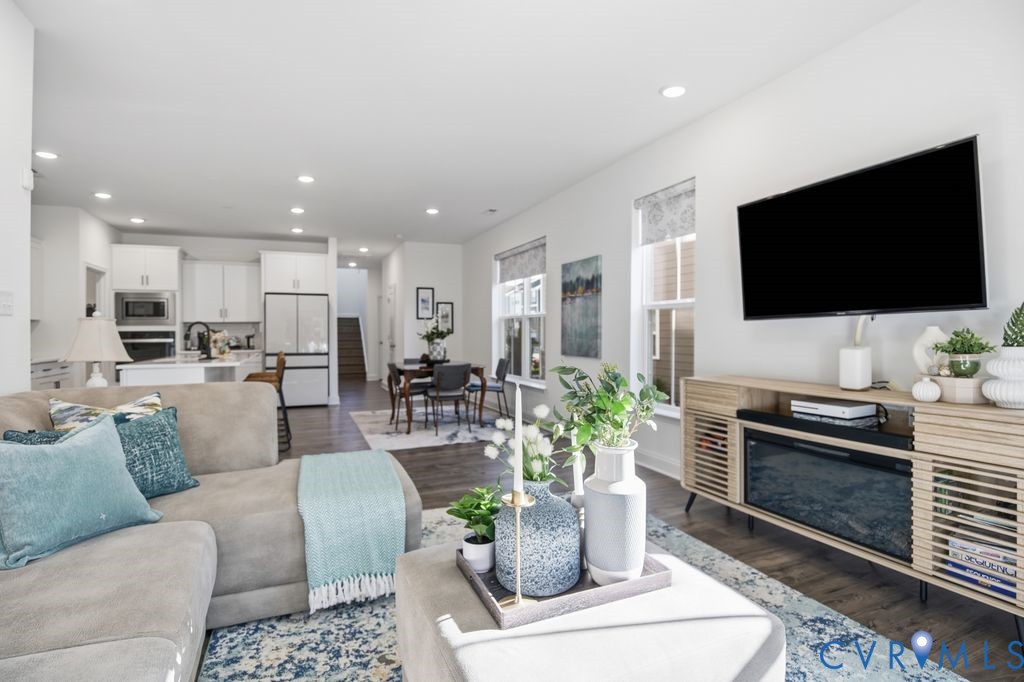 476 Randolph View Dr