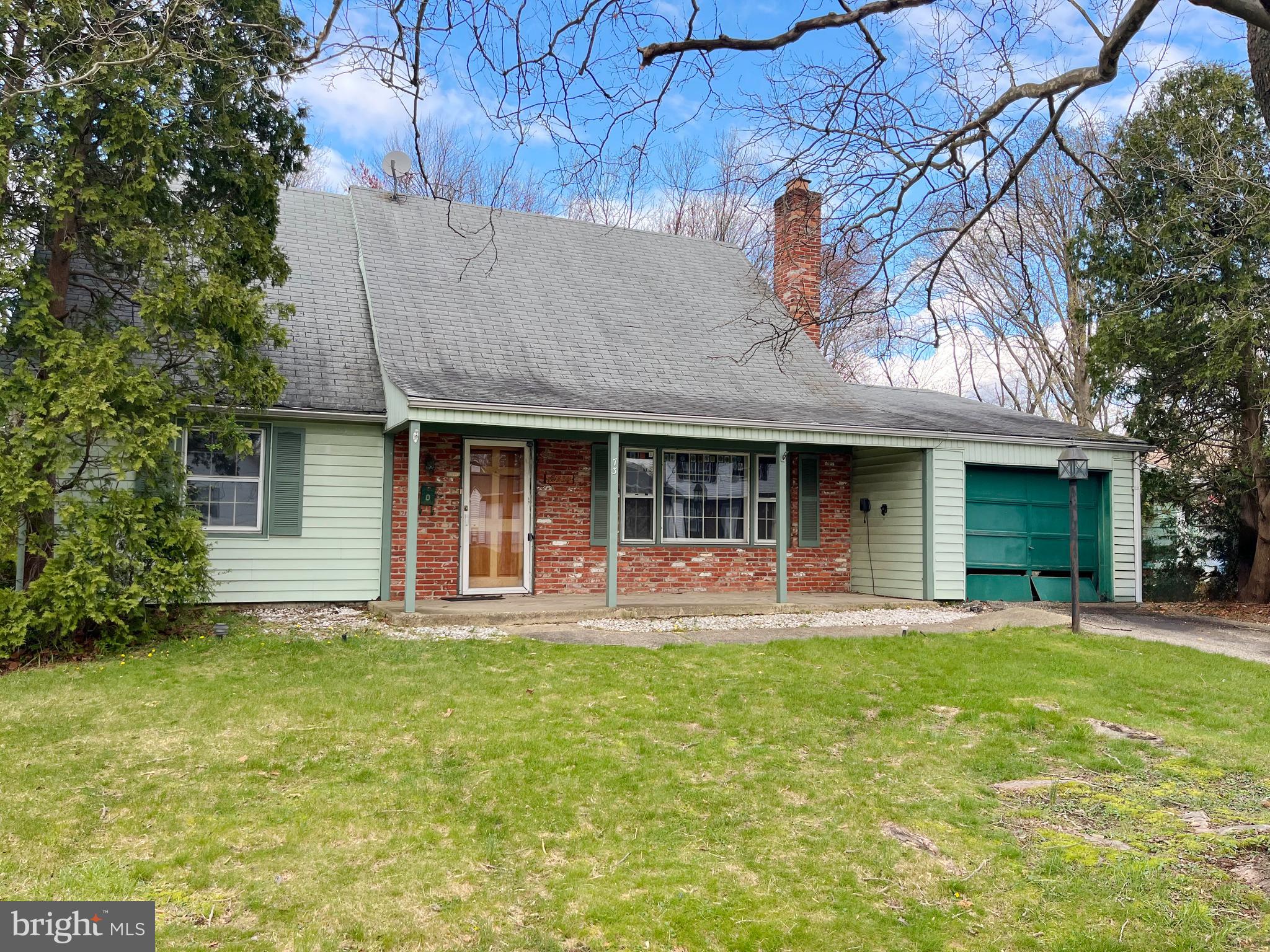 73 Genesee Ln