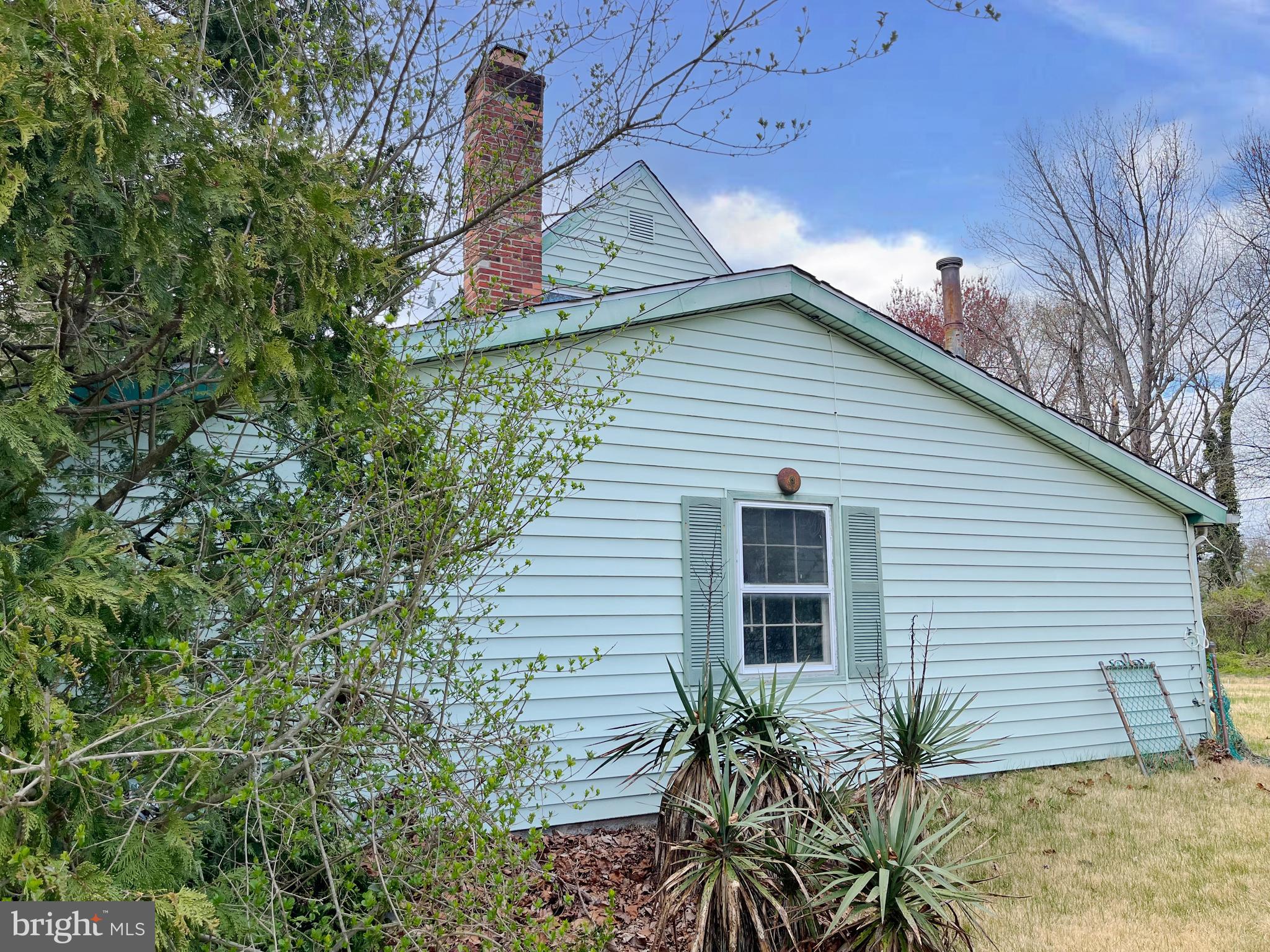 73 Genesee Ln
