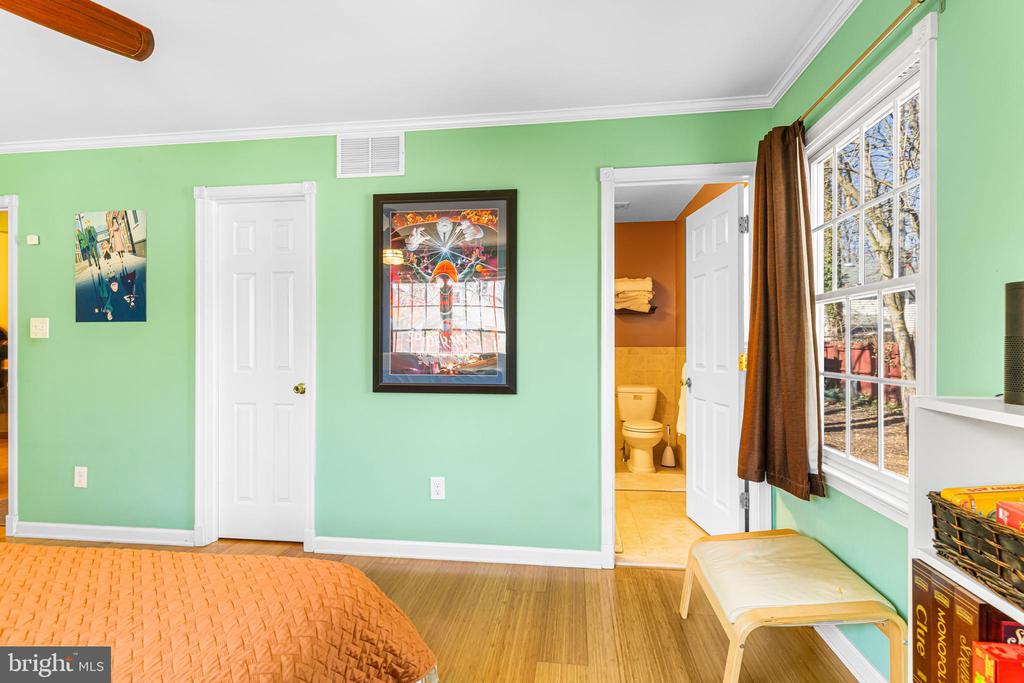 80 MANHASSET TRL