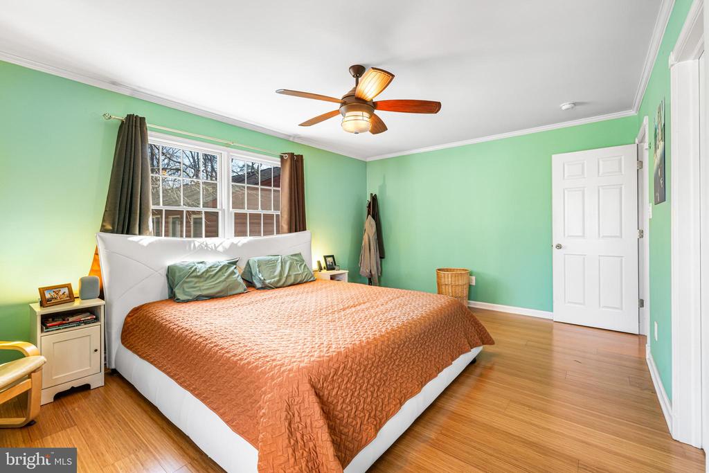 80 MANHASSET TRL