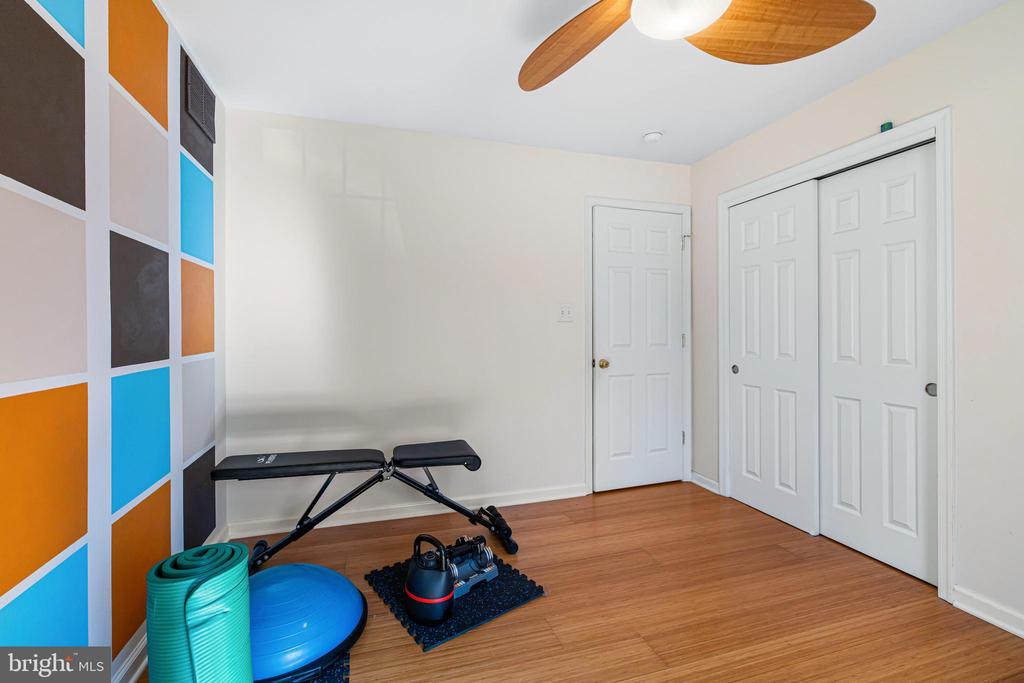 80 MANHASSET TRL