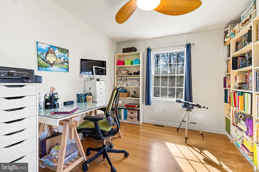 80 MANHASSET TRL