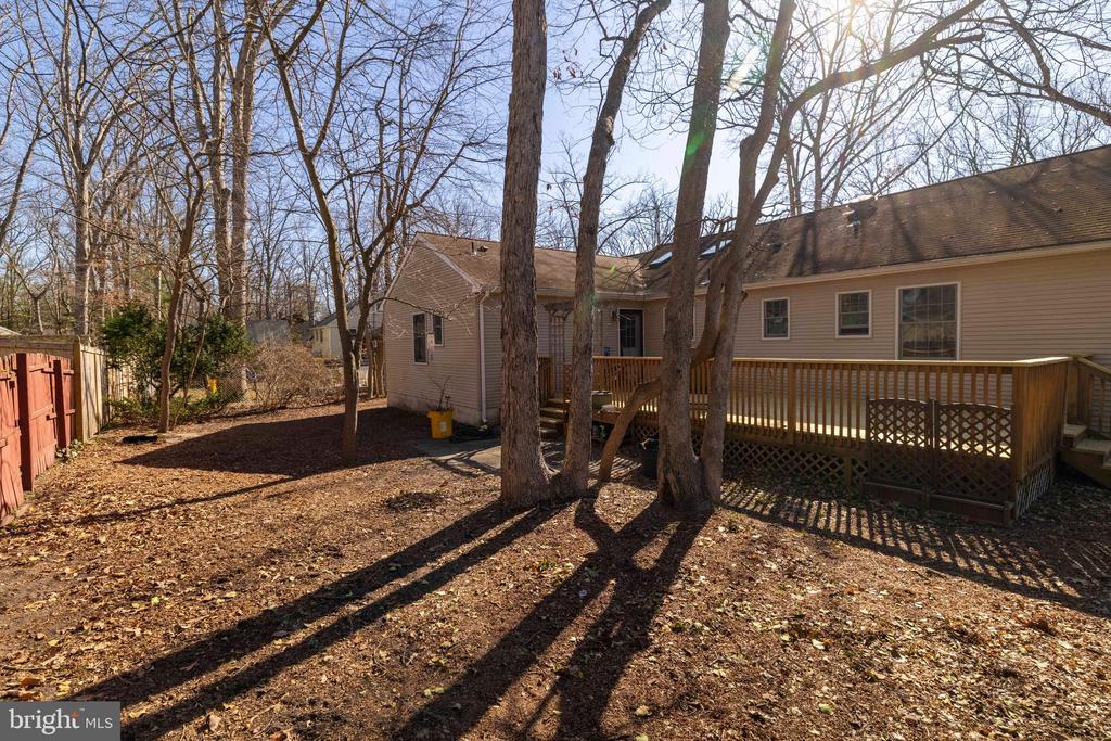 80 MANHASSET TRL