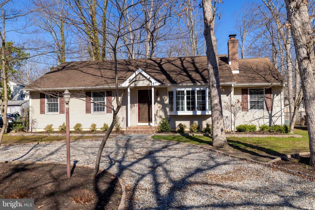 80 MANHASSET TRL