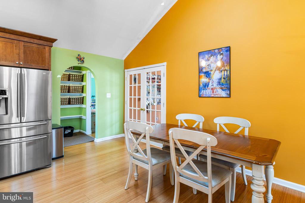 80 MANHASSET TRL