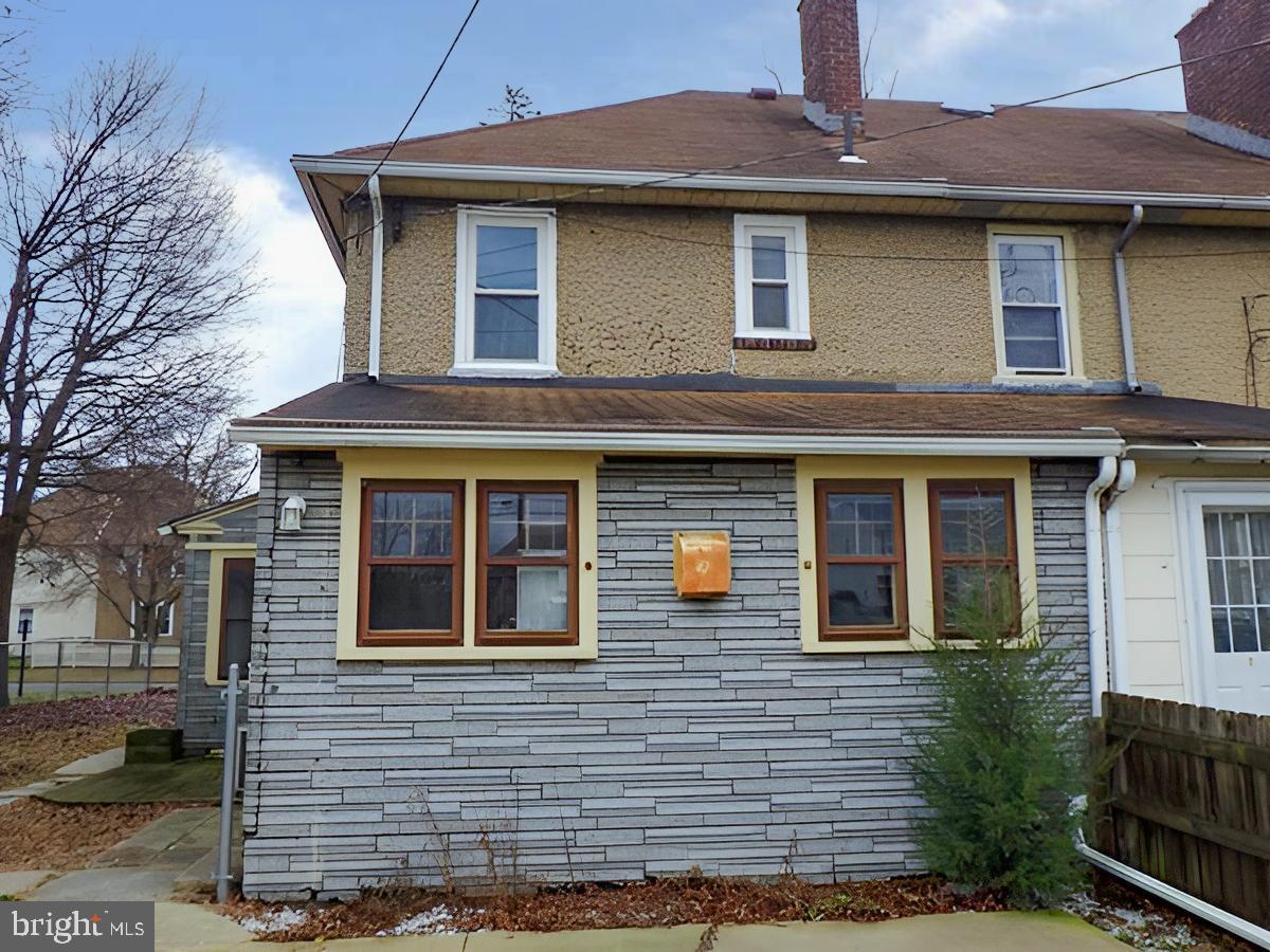 225 N Hannevig Ave