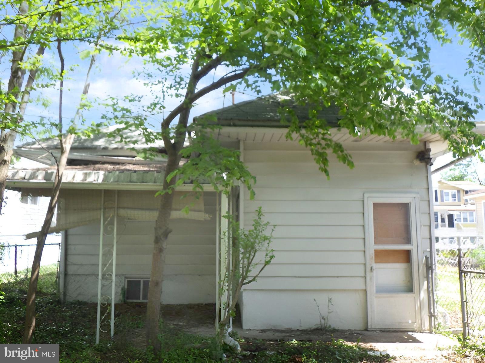 313 Linden Ave