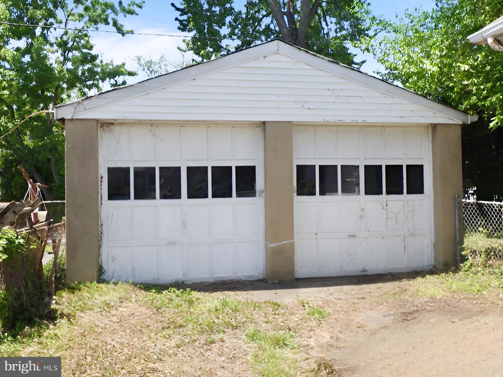 313 Linden Ave