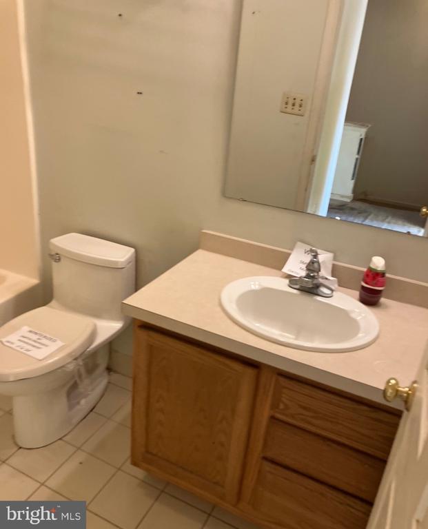 104 Royal Court Ln