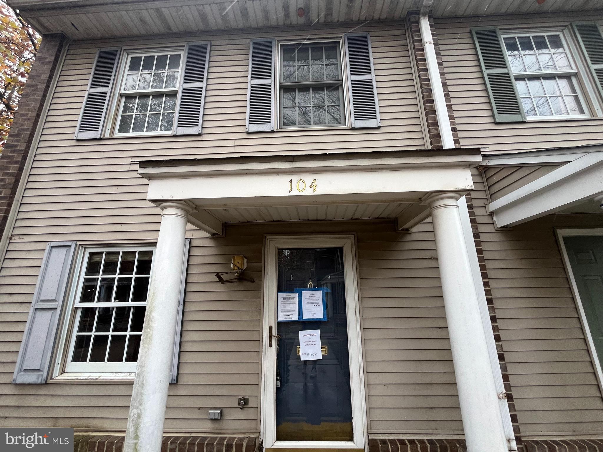 104 Royal Court Ln