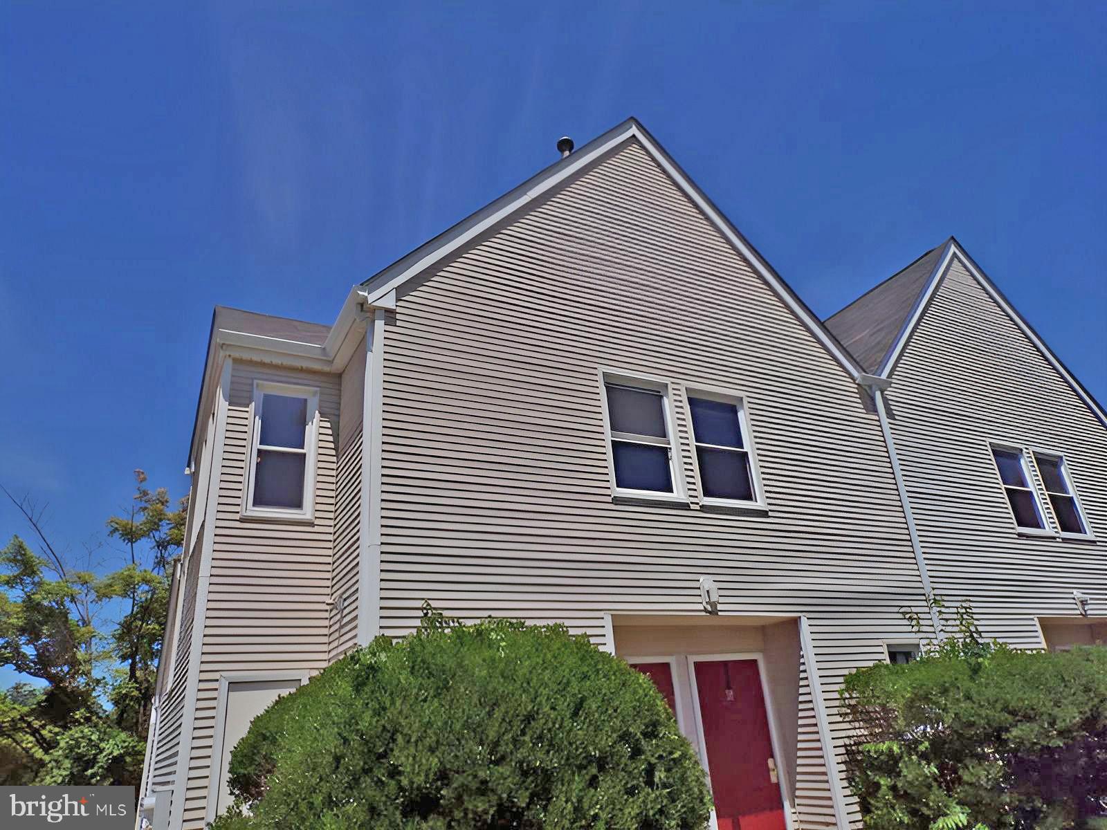 399 Wellesley Ct