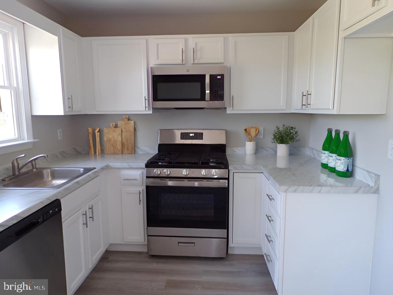 399 Wellesley Ct