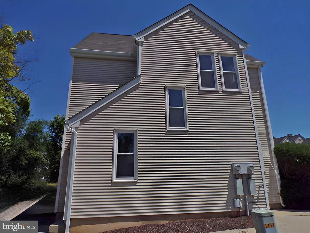 399 Wellesley Ct