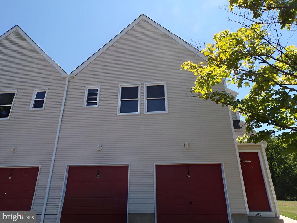 399 Wellesley Ct