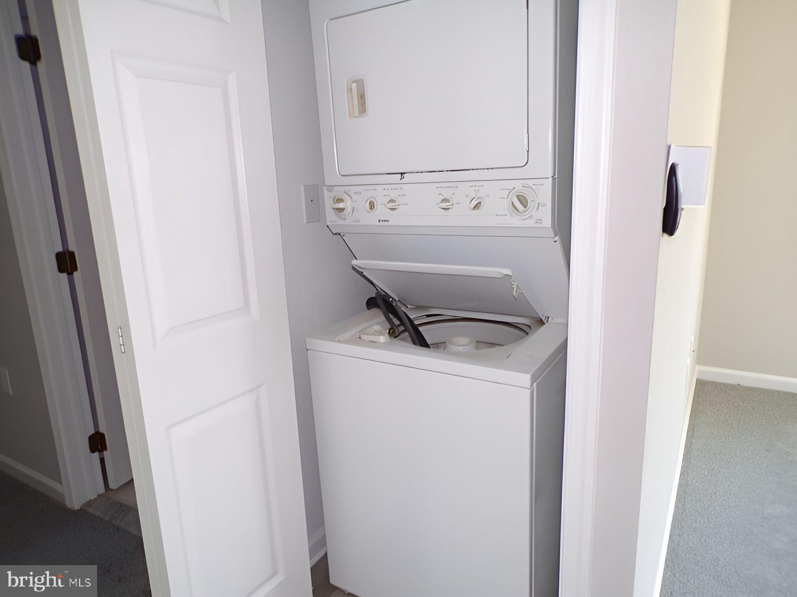 399 Wellesley Ct