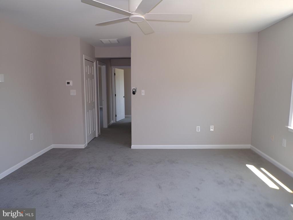 399 Wellesley Ct