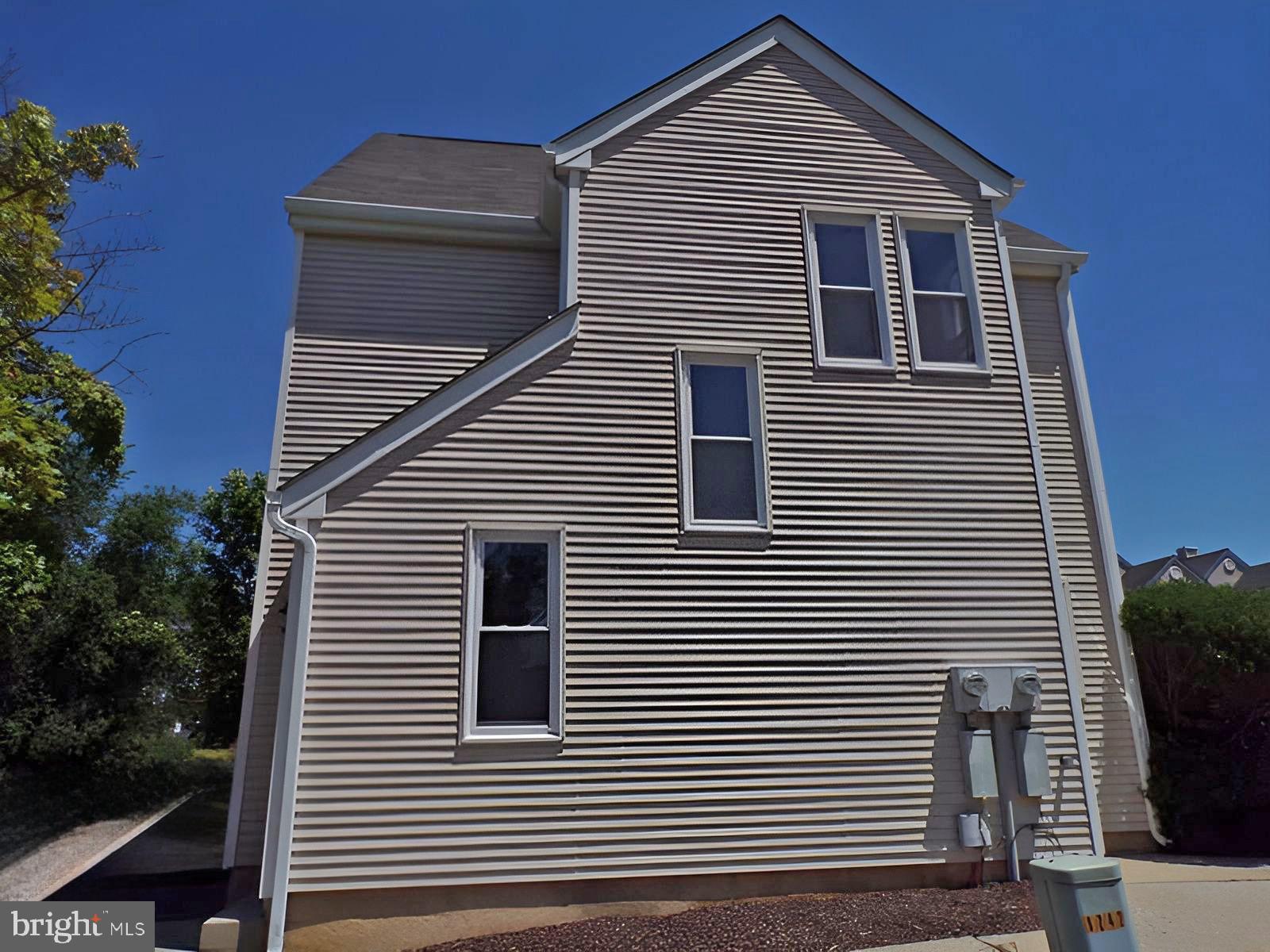 399 Wellesley Ct