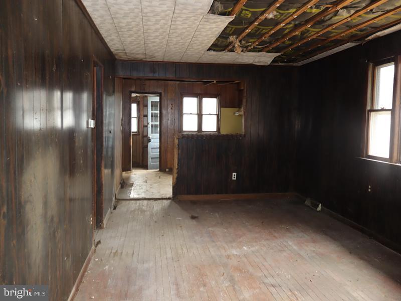 352 Roosevelt Ave