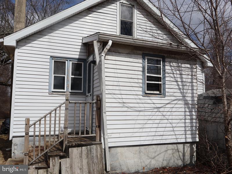 352 Roosevelt Ave